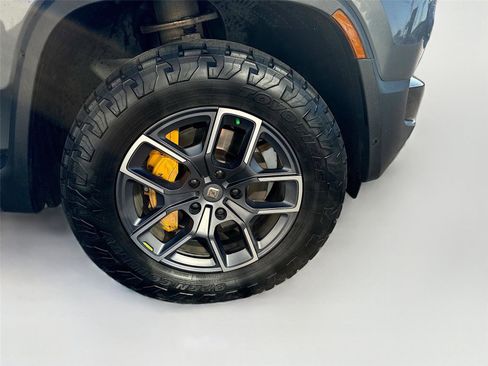 Used 2022 Rivian R1T Launch Edition image 36
