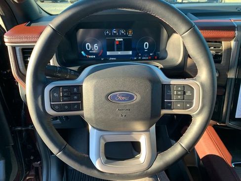 Used 2024 Ford Expedition Limited image 20