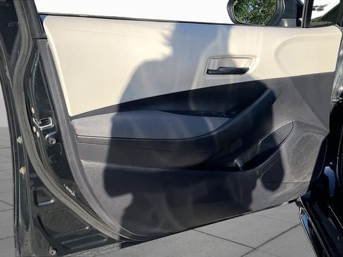 Used 2022 Toyota Corolla LE FWD image 21