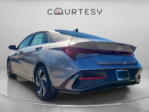 New 2026 Hyundai Elantra Limited image 3