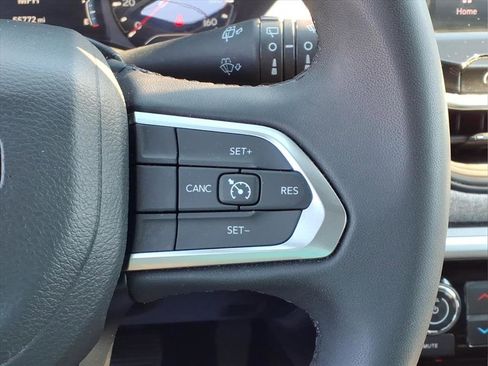 Used 2024 Jeep Compass Latitude AWD/4WD image 29