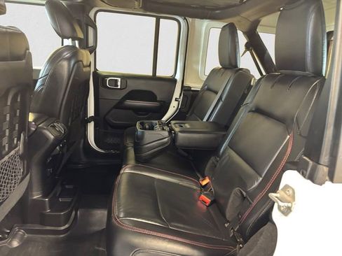 Used 2018 Jeep Wrangler Unlimited Rubicon AWD/4WD image 14