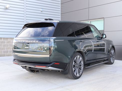 Certified 2025 Land Rover Range Rover Long Wheelbase Autobiography AWD/4WD image 7