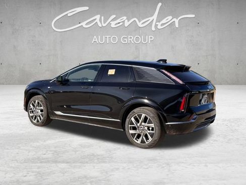 Certified 2025 Cadillac Optiq Luxury 2 w/ LPO, Floor Liner Package image 5