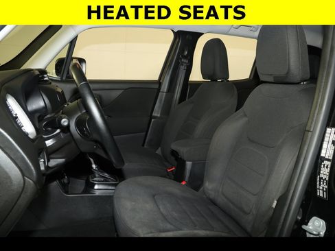 Used 2019 Jeep Renegade Latitude w/ Safety & Security Group II image 3