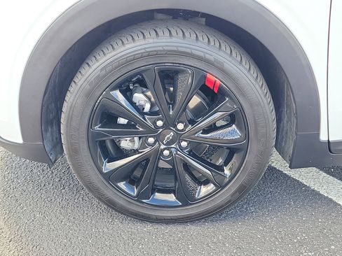 Used 2023 Chevrolet Bolt EUV LT w/ Convenience Package image 7