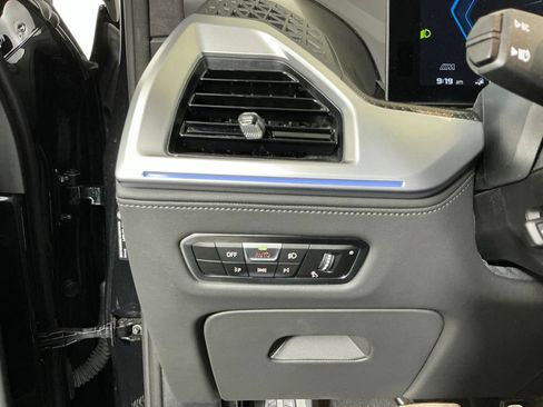 Used 2023 BMW XM AWD/4WD image 17