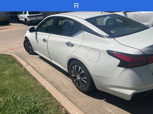 Used 2020 Nissan Altima 2.5 S FWD image 2