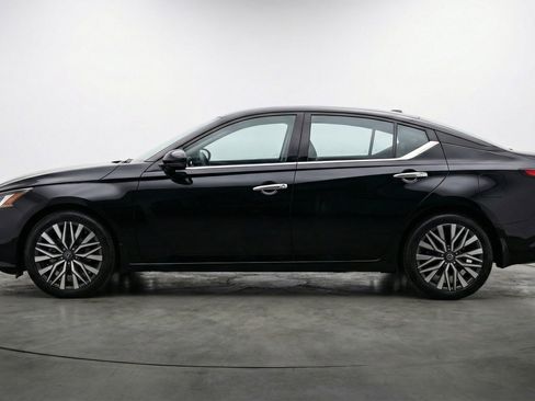 Used 2025 Nissan Altima 2.5 SV image 5
