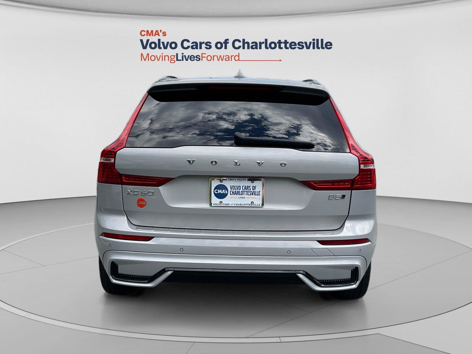 Certified 2023 Volvo XC60 B5 Ultimate w/ Climate Package AWD/4WD image 4