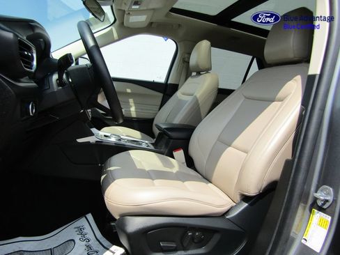 Certified 2024 Ford Explorer XLT w/ Equipment Group 202A AWD/4WD image 3