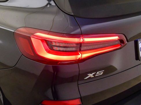 Used 2023 BMW X5 xDrive40i w/ M Sport Package image 12