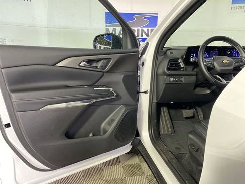 Certified 2025 Chevrolet Traverse LT image 28