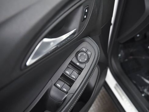 Used 2022 Buick Encore GX Select image 10