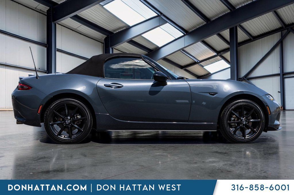 Used 2021 MAZDA MX-5 Miata Club RWD image 24
