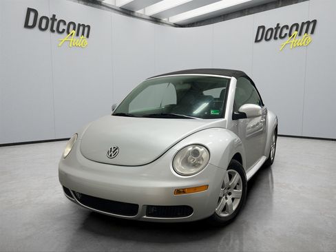 Used 2007 Volkswagen Beetle Convertible w/ Package 1 image 2