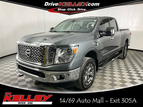 Used 2018 Nissan Titan SV w/ SV Convenience Package image 1