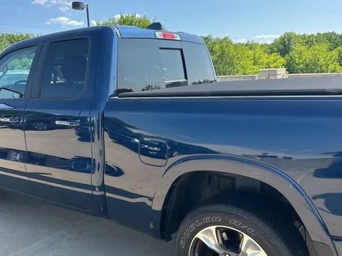 Used 2019 RAM 1500 Laramie AWD/4WD image 4