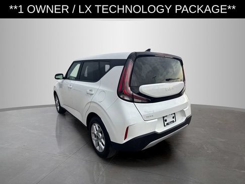 Used 2025 Kia Soul LX w/ LX Technology Package FWD image 4