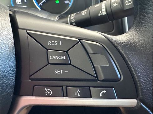 Used 2025 Nissan Leaf S FWD image 19