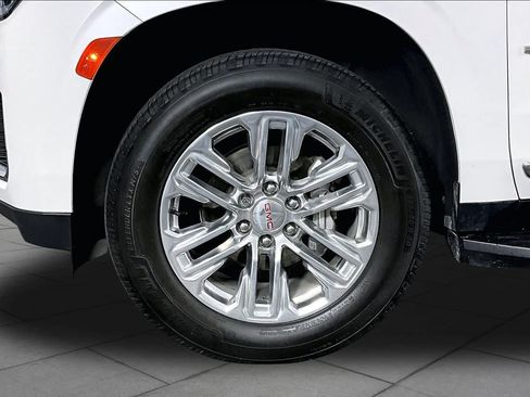 Certified 2022 GMC Yukon SLT w/ SLT Luxury Package RWD image 11