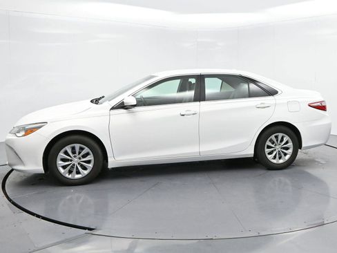 Used 2015 Toyota Camry LE FWD image 4