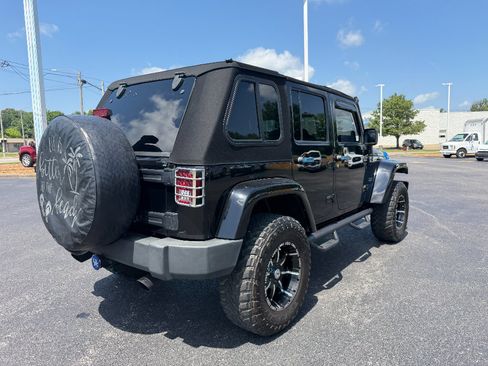 Used 2007 Jeep Wrangler Unlimited Sahara w/ Dual Top Group AWD/4WD image 7