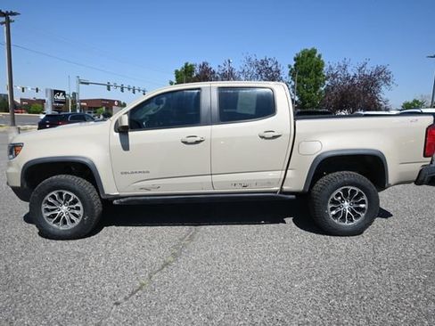 Used 2022 Chevrolet Colorado ZR2 AWD/4WD image 2