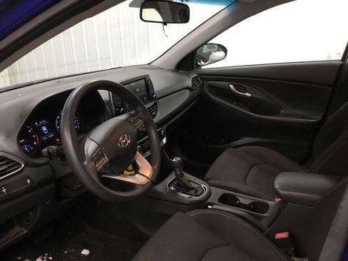 Used 2019 Hyundai Elantra GT image 9