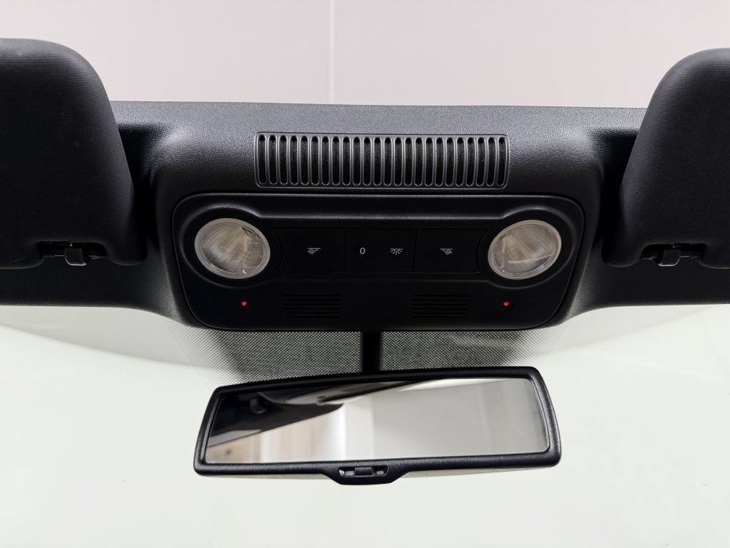 Used 2012 Volkswagen Eos Lux FWD image 38