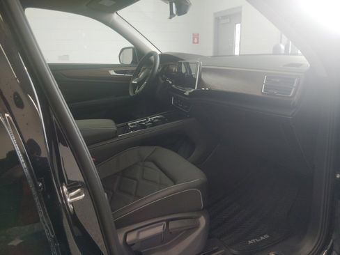 New 2026 Volkswagen Atlas SE image 12