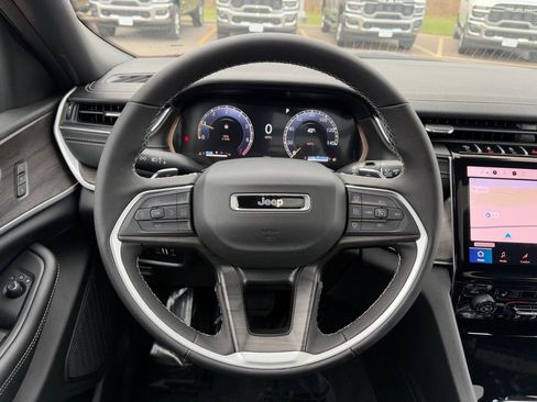 New 2025 Jeep Grand Cherokee L Limited w/ Trailer Tow Package image 23