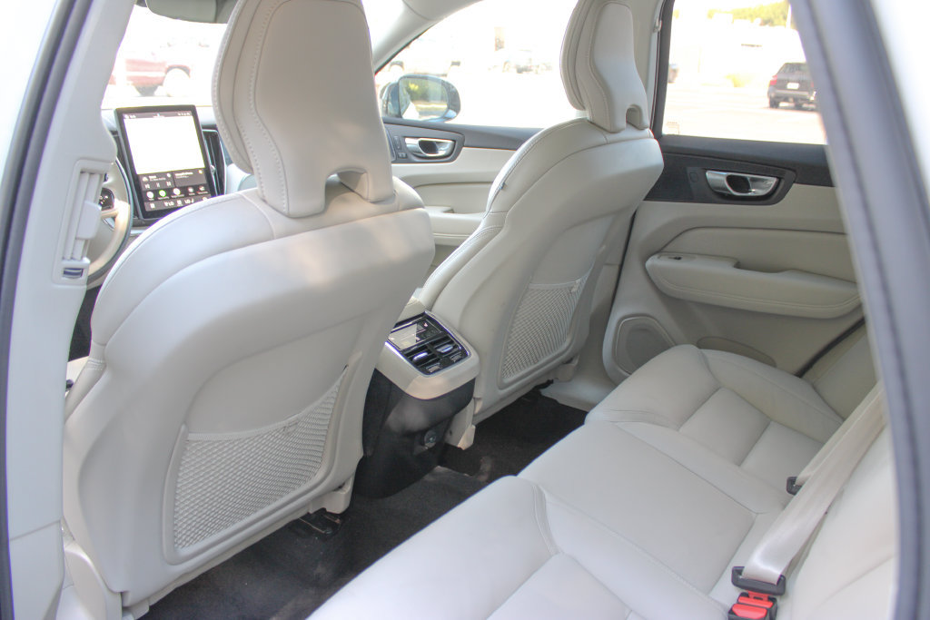Used 2026 Volvo XC60 B5 Ultra AWD/4WD image 21