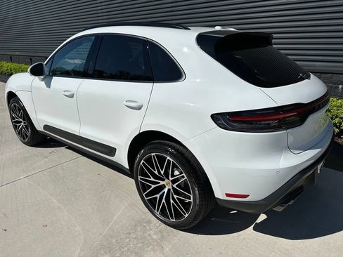 Certified 2026 Porsche Macan AWD/4WD image 3