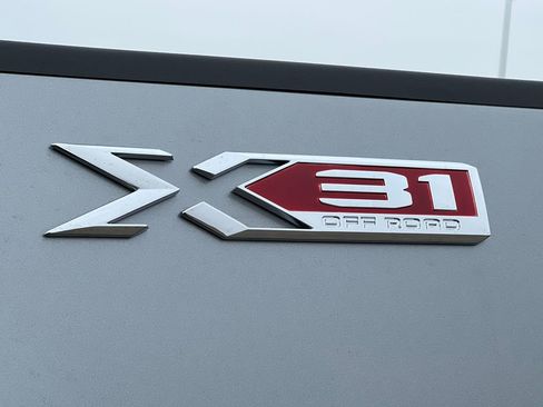 New 2026 GMC Sierra 2500 SLT w/ SLT Premium Package image 17