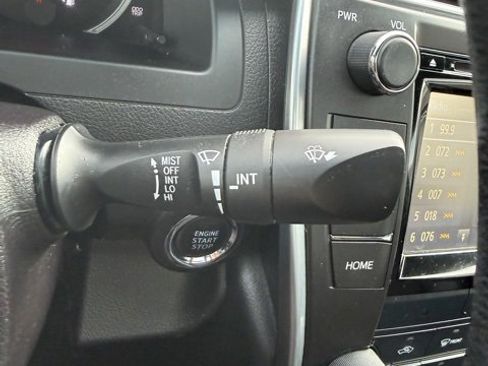 Used 2016 Toyota Camry SE image 22