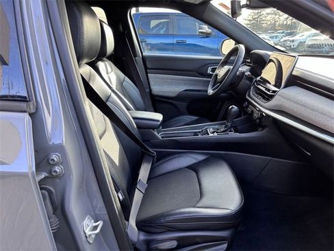 Certified 2024 Jeep Compass Latitude image 28