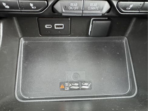 Used 2022 Chevrolet Suburban RST w/ Luxury Package AWD/4WD image 16