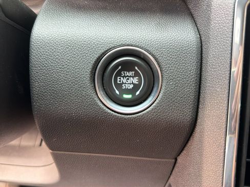 Used 2025 GMC Acadia Elevation AWD/4WD image 21