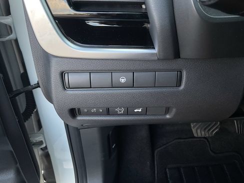 Used 2023 Nissan Rogue SL FWD image 26