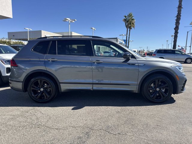 Certified 2024 Volkswagen Tiguan SE R-Line FWD image 6