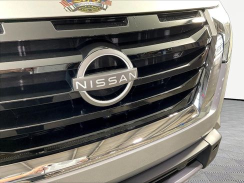 Used 2025 Nissan Pathfinder Platinum AWD/4WD image 33