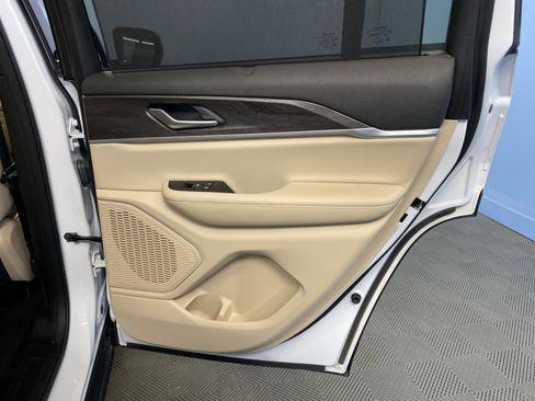 Certified 2024 Jeep Grand Cherokee Limited w/ Luxury Tech Group II image 42