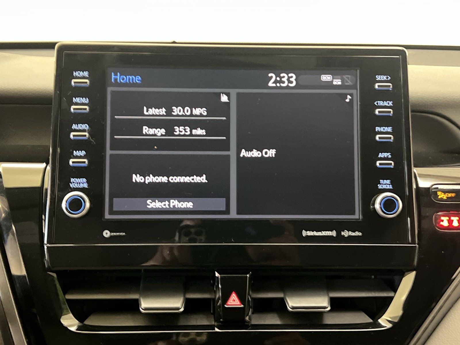Used 2023 Toyota Camry SE w/ Cold Weather Package FWD image 19