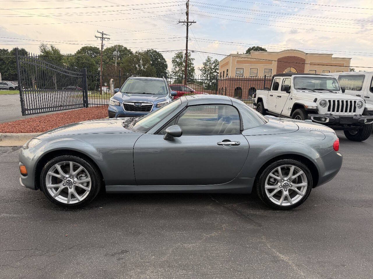 Used 2013 MAZDA MX-5 Miata Grand Touring RWD image 8