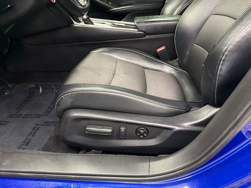 Used 2018 Honda Accord Sport image 10