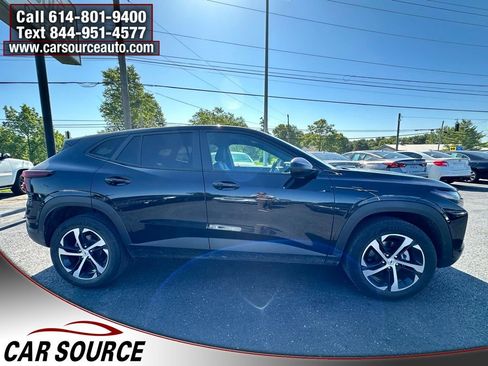 Used 2024 Chevrolet Trax RS w/ Driver Confidence Package FWD image 9