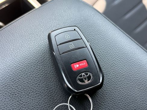 Used 2024 Toyota Tacoma TRD Off-Road image 22