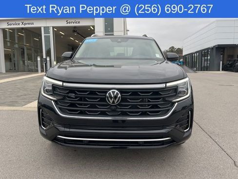 Used 2024 Volkswagen Atlas SEL Premium R-Line image 2