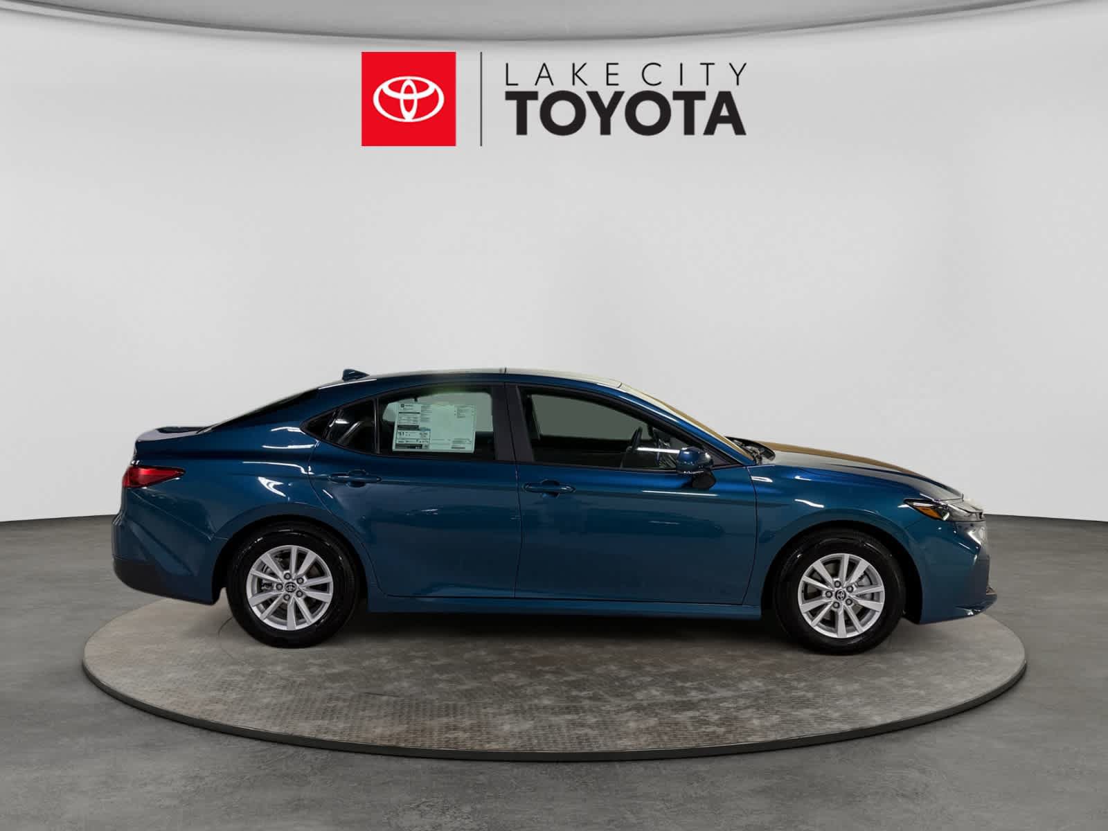 Used 2026 Toyota Camry LE FWD image 11